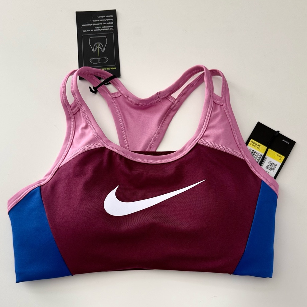NWTA Nike Colorblock Racerback Sports Bra 
Size Small